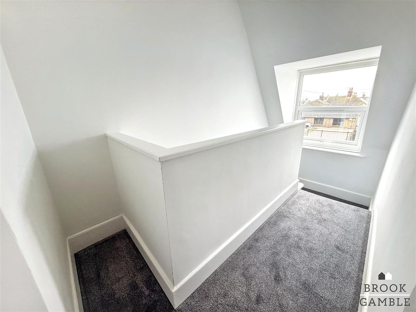 3 Bedroom Maisonette. Seaside in Eastbourne,  9